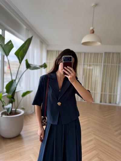 Kısa Kollu Lacivert Ceket-Etek Takım