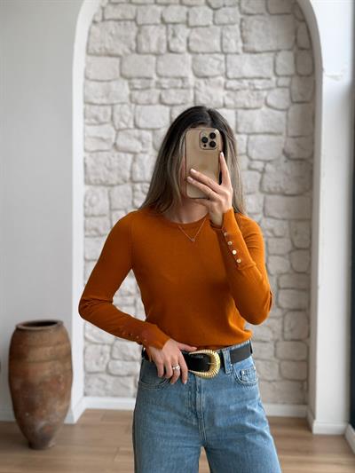 Kolları Düğme Detaylı Tarçın Triko