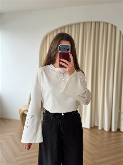 Kolları Yıldız Zımba Detaylı Beyaz  Sweat
