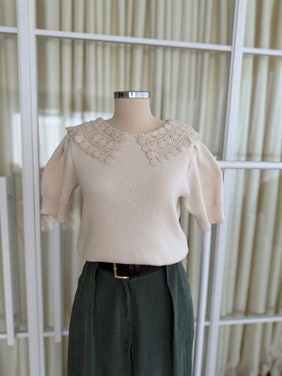 Kroşe Yakalı Ekru Kısa Kollu Triko