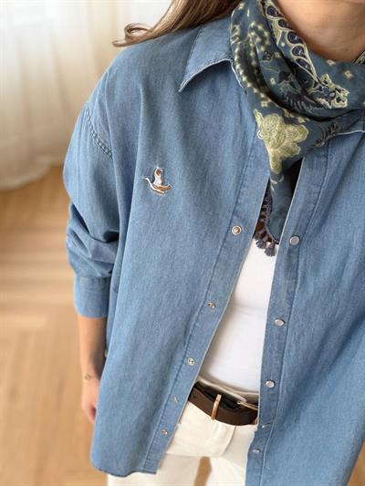 Kuş Nakışlı Denim Gömlek