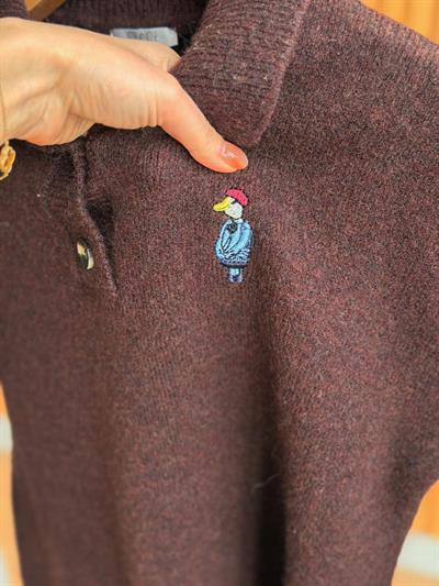 Kuş Nakışlı Polo Yaka Kahverengi Kazak