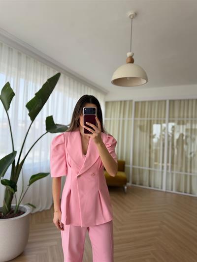 Lady Pembe Takım
