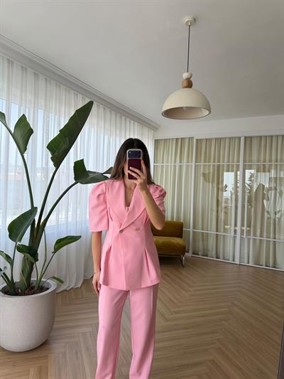 Lady Pembe Takım