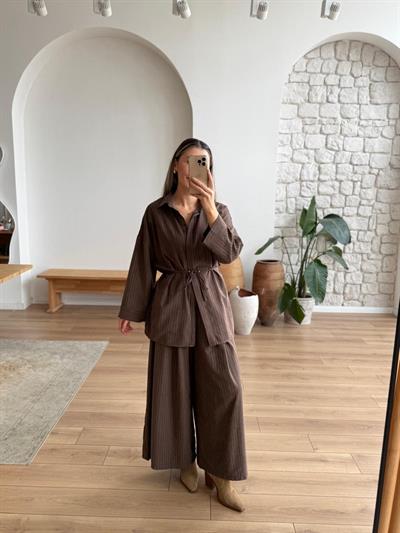 Lavin Kahverengi Takım