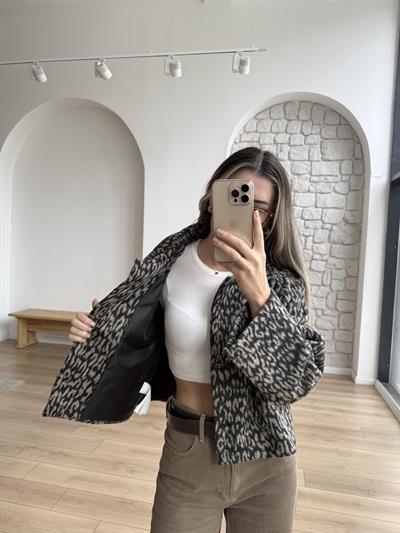 Leopar Desen Astarlı Kaşe Ceket