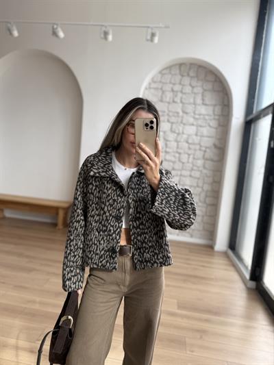 Leopar Desen Astarlı Kaşe Ceket