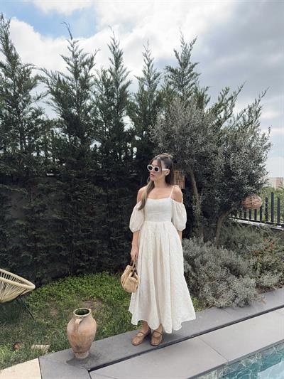Lina Askılı ve Balon Kollu Nakışlı Elbise