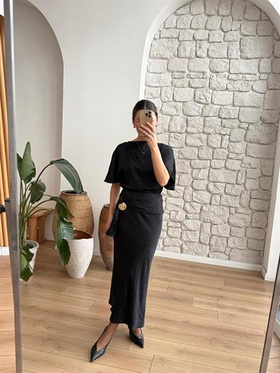 Liora Aksesuarlı Siyah Saten Takım