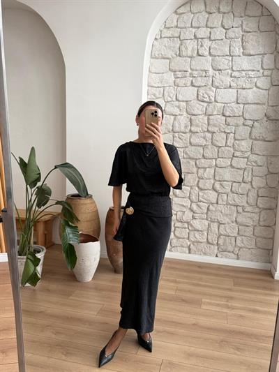 Liora Aksesuarlı Siyah Saten Takım