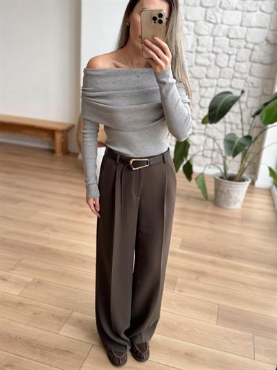 Madonna Yaka Gri Selanik Kumaş Triko Bluz