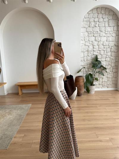 Madonna Yaka Uzun Kollu Ekru Bluz