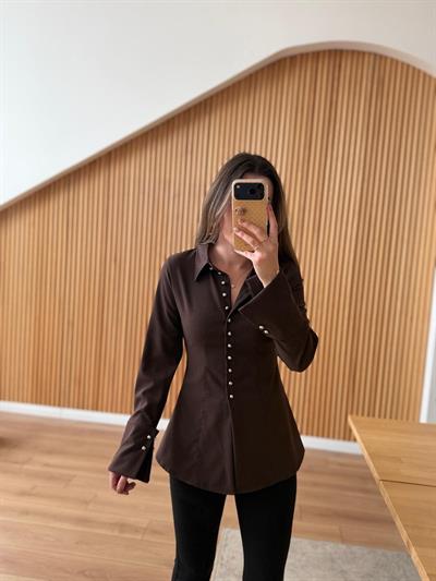 Manşetli Metal Düğmeli Kahverengi Gömlek