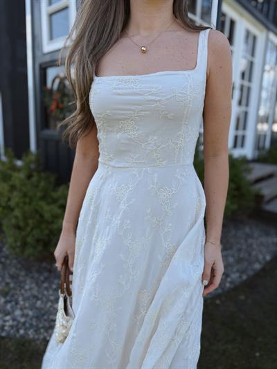 Maria Nakışlı Elbise