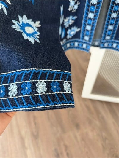 Mavi Çiçek Nakışlı Denim Ceket