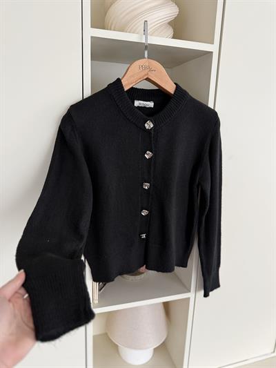 Metal Düğmeli Siyah Hırka