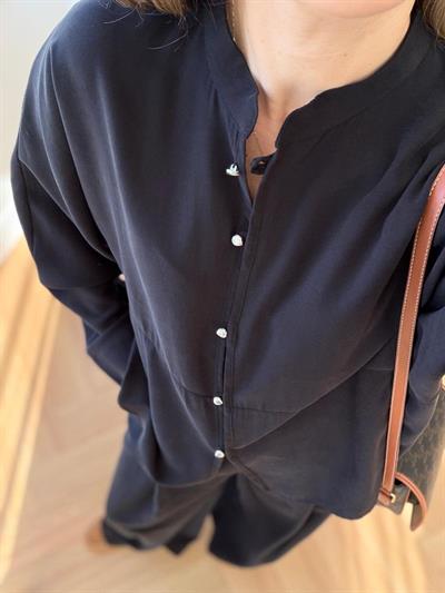 Metal Deniz Kabuğu Düğmeli  Siyah Takım