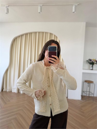 Mirella Kalp Düğmeli Hırka -Krem