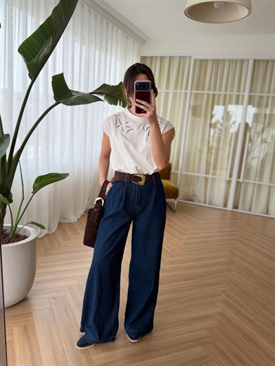 Nakış Detaylı Beyaz Tshırt