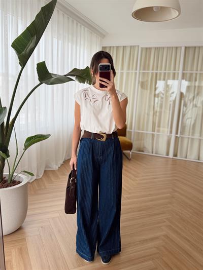 Nakış Detaylı Beyaz Tshırt