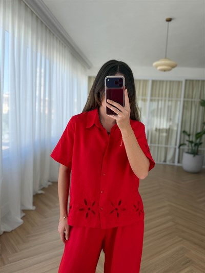 Nakış Detaylı Kırmızı Pantolon
