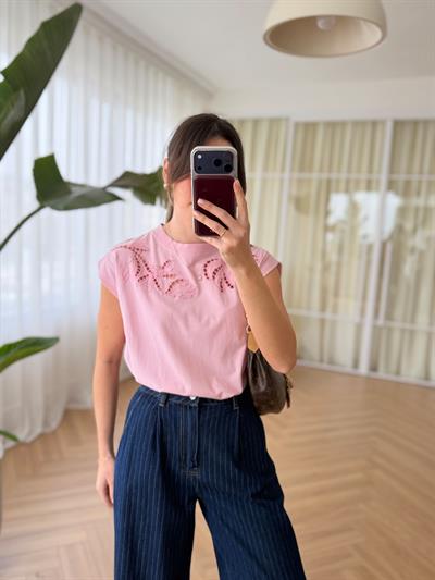 Nakış Detaylı Pembe Tshırt