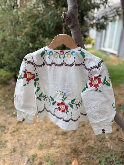 Nakış İşlemeli İnce Ceket