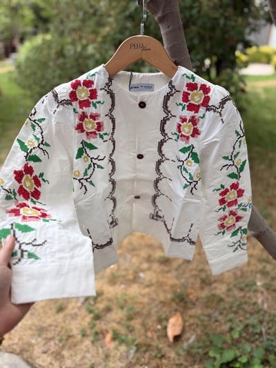 Nakış İşlemeli İnce Ceket