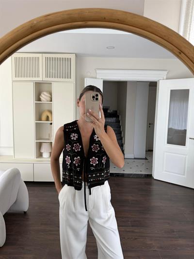 Nakışlı Frida Siyah Yelek
