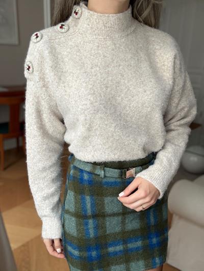 Nakışlı Kaplama Düğmeli Manolya Kazak