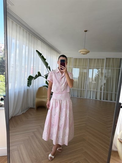 Nakışlı Pembe Gömlek ve Etek Takım