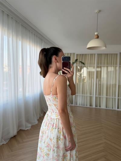 Nosa Floral Desen Krem Elbise