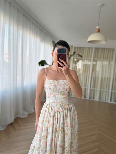 Nosa Floral Desen Krem Elbise
