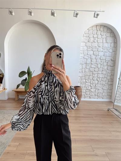 Omuz Dekolteli Zebra Desen Şifon Bluz