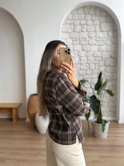 Önden Pileli Kahverengi Ekose Gömlek