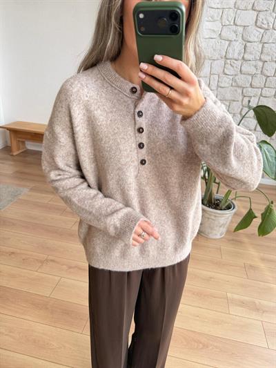 Önü Düğmeli Bej Kazak