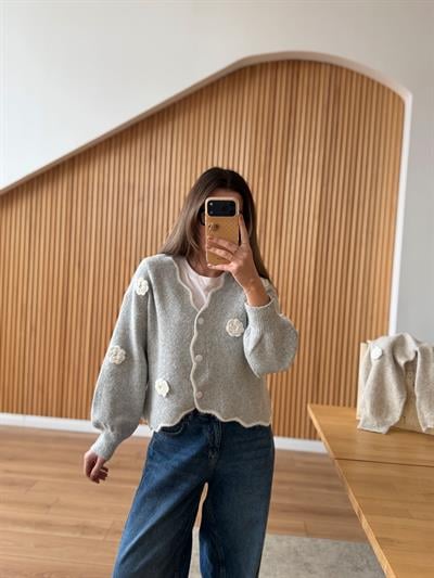 Örgü Çiçekli Gri Hırka