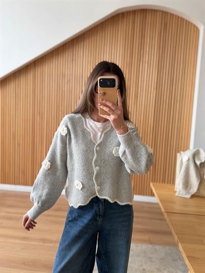 Örgü Çiçekli Gri Hırka