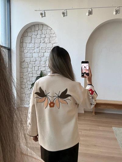 Punch İşlemeli Ekru Ceket