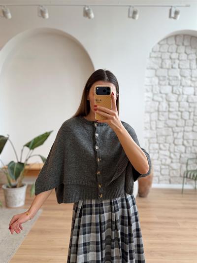 Pelerinli Antrasit Hırka