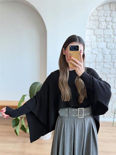 Pelerinli Siyah Triko