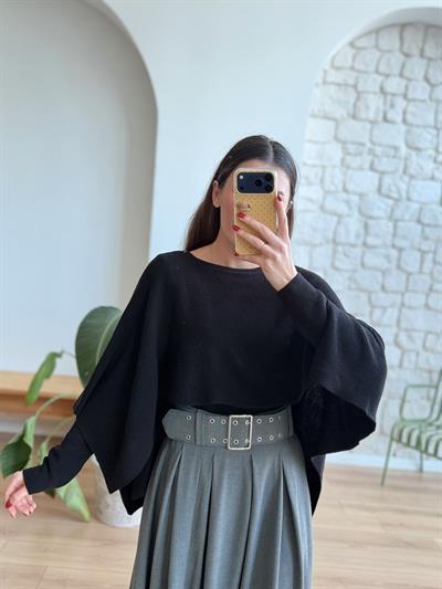 Pelerinli Siyah Triko