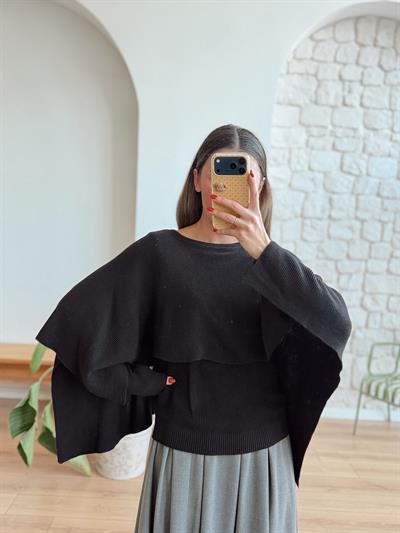 Pelerinli Siyah Triko