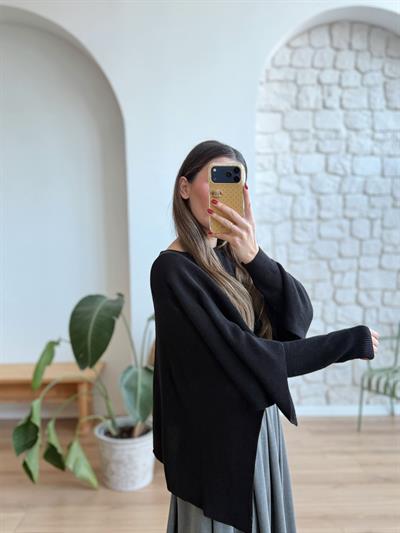 Pelerinli Siyah Triko