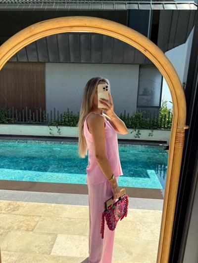 Pembe Asimetrik Kesim Bluz-Pantolon Takım