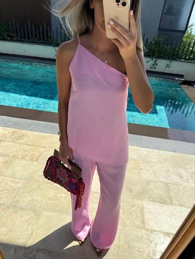 Pembe Asimetrik Kesim Bluz-Pantolon Takım