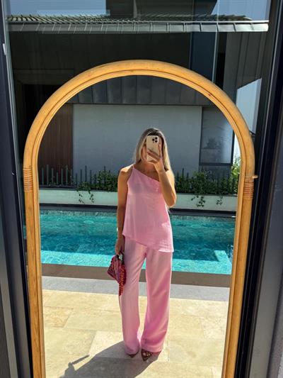 Pembe Asimetrik Kesim Bluz-Pantolon Takım