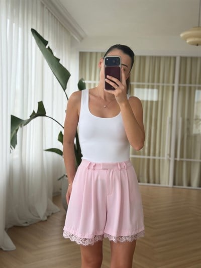Pembe Dantelli Şort