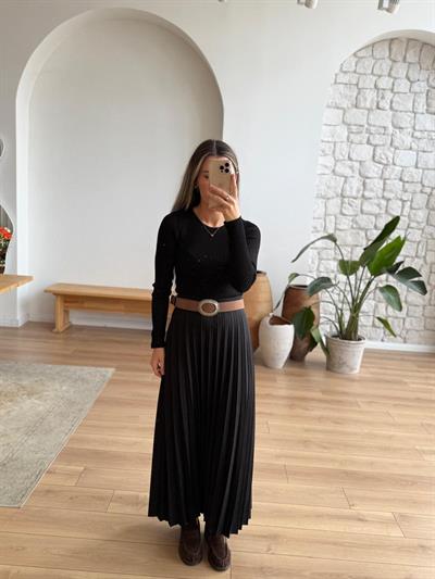 Piliseli Siyah Süet Etek