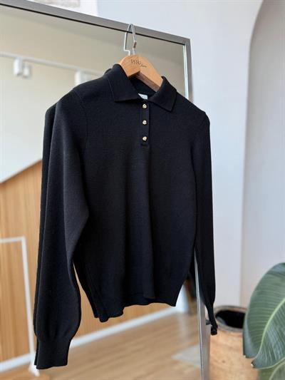 Polo Yaka Gold Düğmeli Siyah Triko